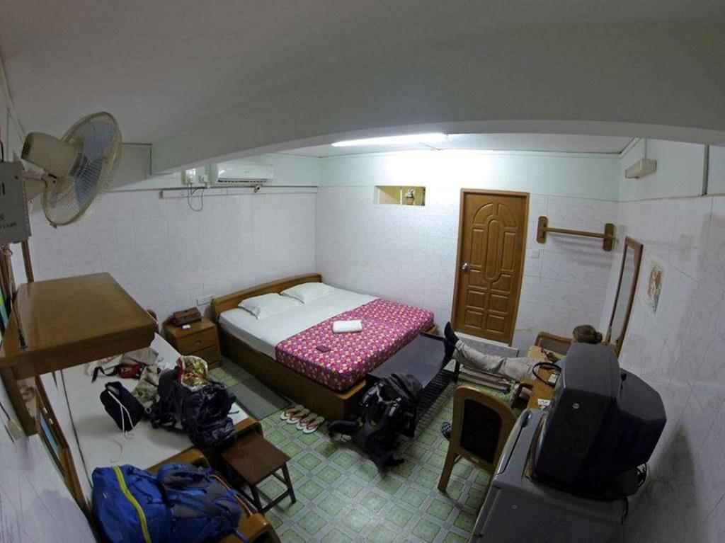 Chan Myae Guesthouse Янгон Екстериор снимка