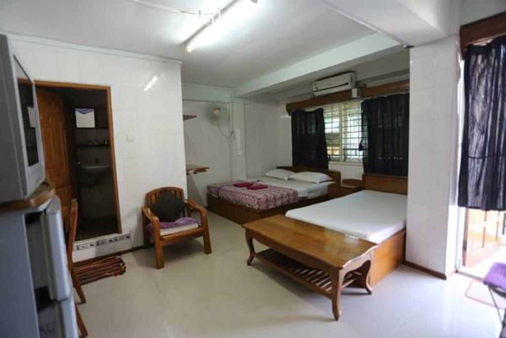 Chan Myae Guesthouse Янгон Екстериор снимка