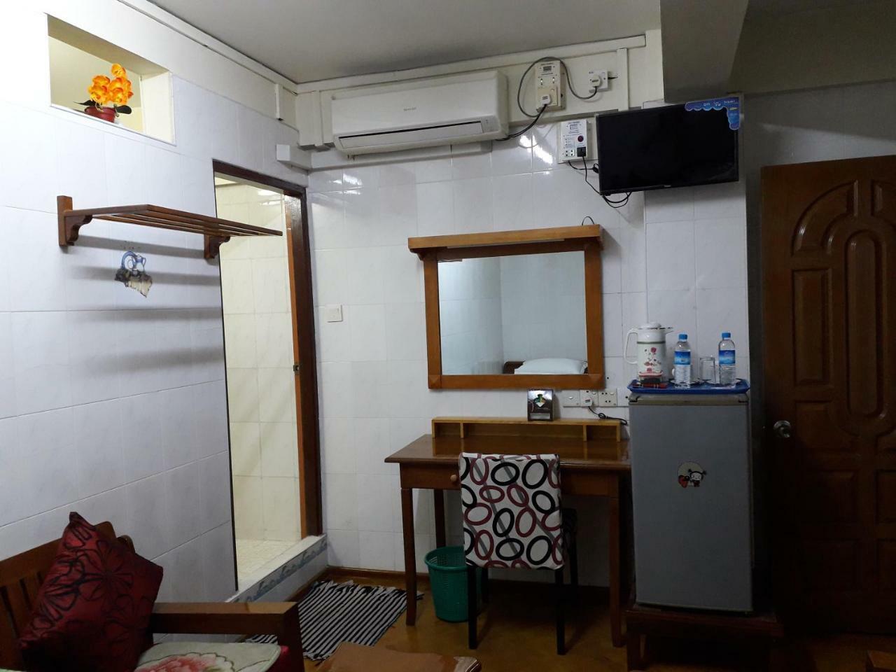 Chan Myae Guesthouse Янгон Екстериор снимка